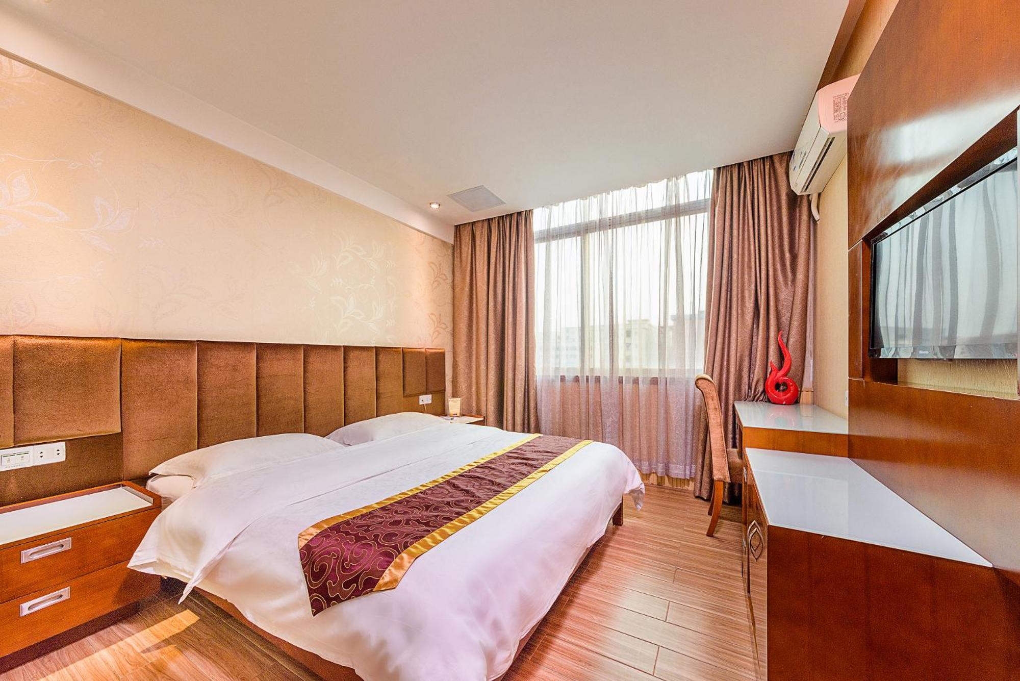Kaiserdom Hotel Baiyun Airport-24-Hour Airport-Free Shuttle Bus กวางโจว ภายนอก รูปภาพ